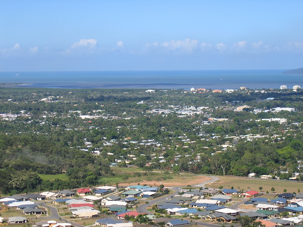 CairnsTC384 Campbells Lookout.jpg